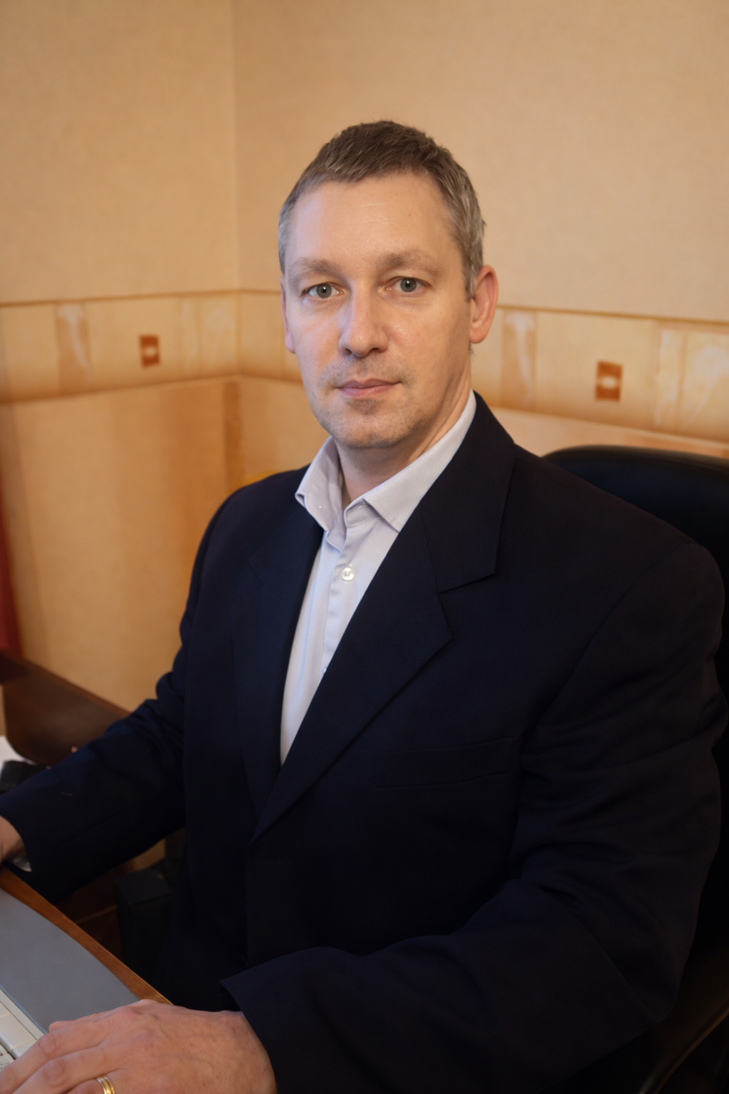 Dr. Pénzes Gergely portré